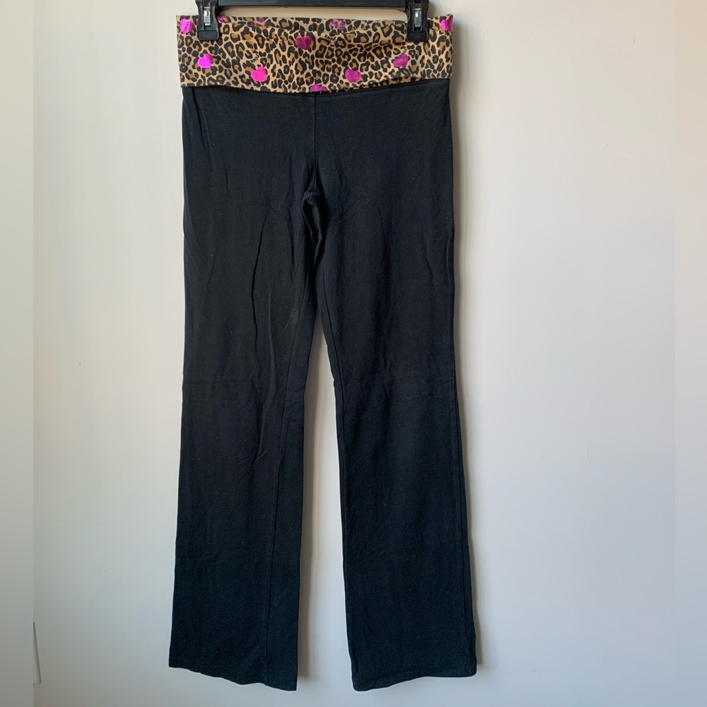 PINK Victoria's Secret Rare Y2K Vintage Cheetah Print and Heart Band Yoga Pants